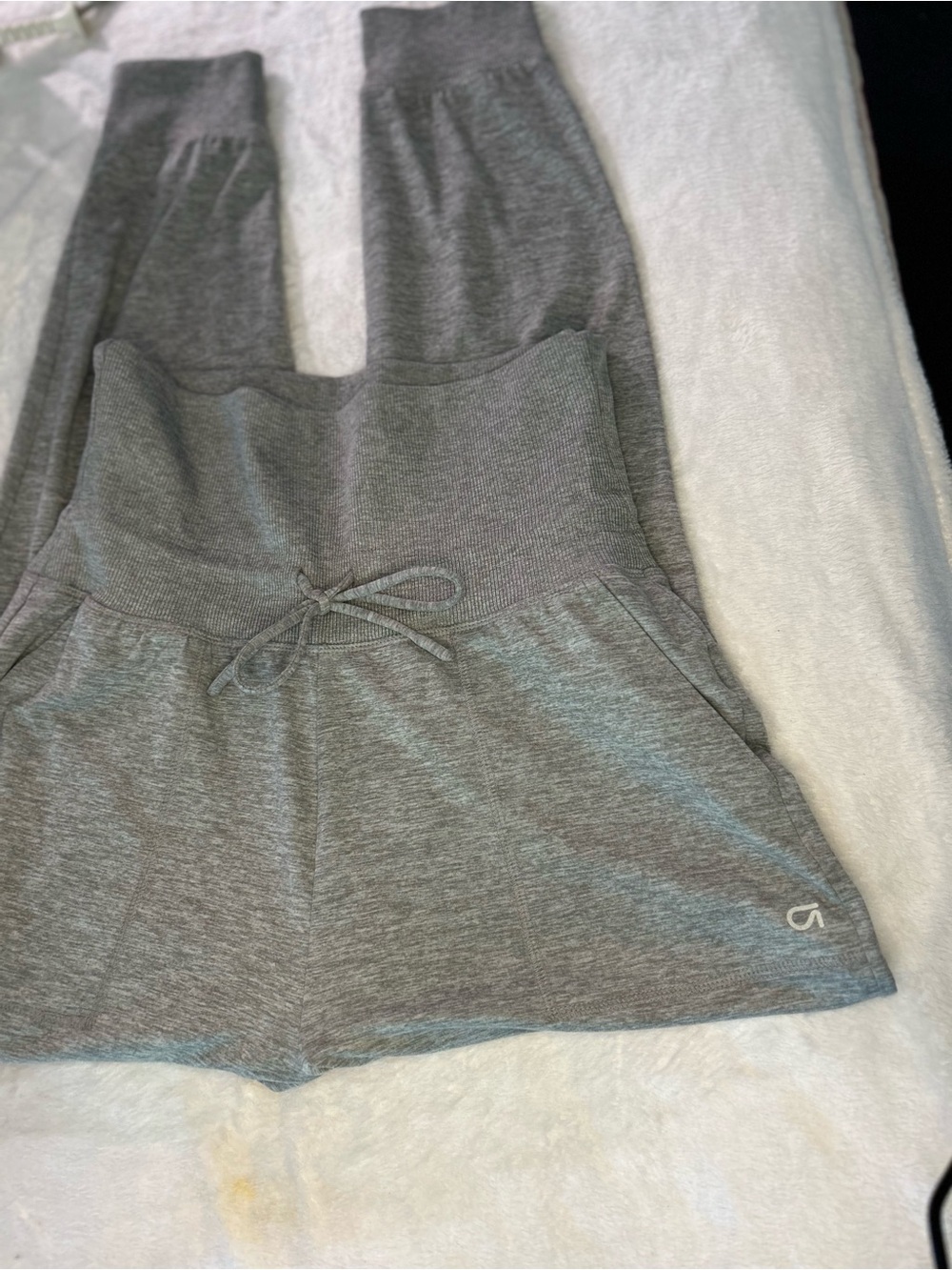 Gapfit women’s gray, soft brushed tech jersey joggers drawstring - Picture 5 of 7